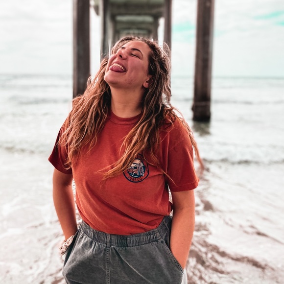 Meet your Posher, Alixe - Picture 1 of 1